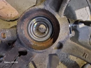 bontott KIA PICANTO Jobb első Csonkállvány Kerékaggyal