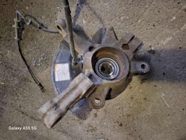 bontott KIA PICANTO Jobb első Csonkállvány Kerékaggyal