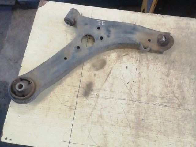 bontott KIA PICANTO Jobb első Lengőkar