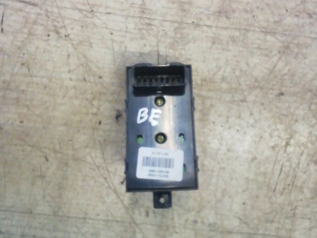 bontott KIA PICANTO Bal első Ablakemelő Kapcsoló