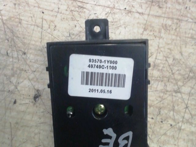 bontott KIA PICANTO Bal első Ablakemelő Kapcsoló