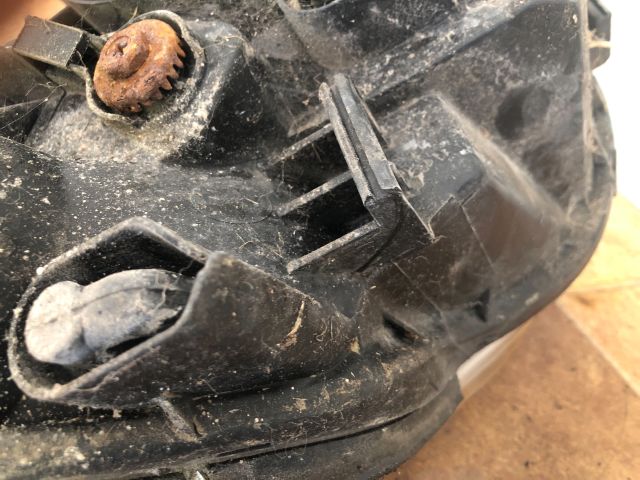 bontott KIA PICANTO Bal Fényszóró