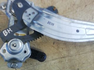 bontott KIA PICANTO Bal hátsó Ablakemelő Szerkezet (Mechanikus)