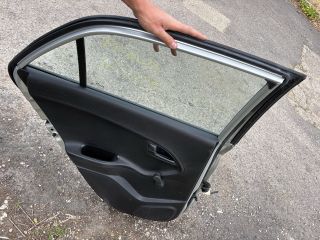 bontott KIA PICANTO Bal hátsó Ajtó (Részeivel)