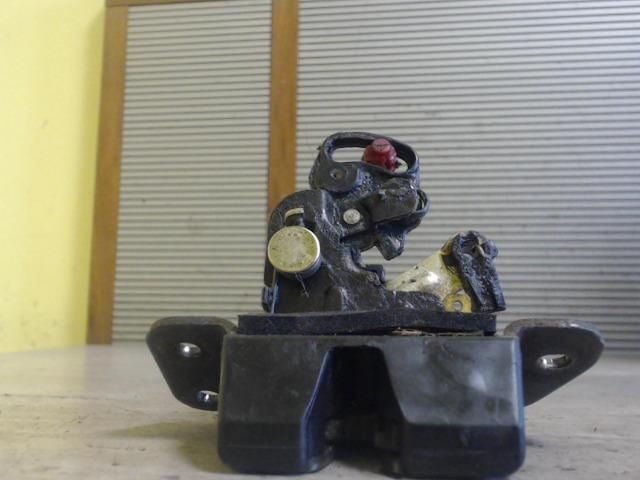 bontott KIA PICANTO Csomagtérajtó Zárszerkezet