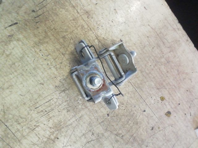 bontott KIA PICANTO Csomagtérajtó Zsanér