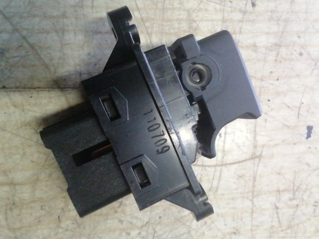 bontott KIA PICANTO Jobb első Ablakemelő Kapcsoló