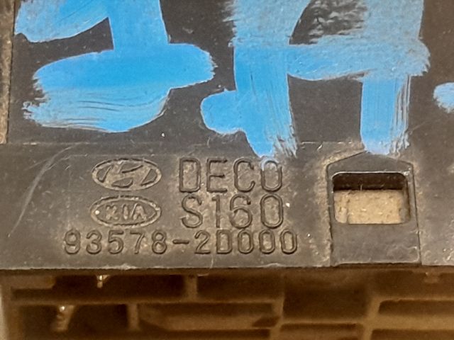 bontott KIA PICANTO Jobb hátsó Ablakemelő Kapcsoló