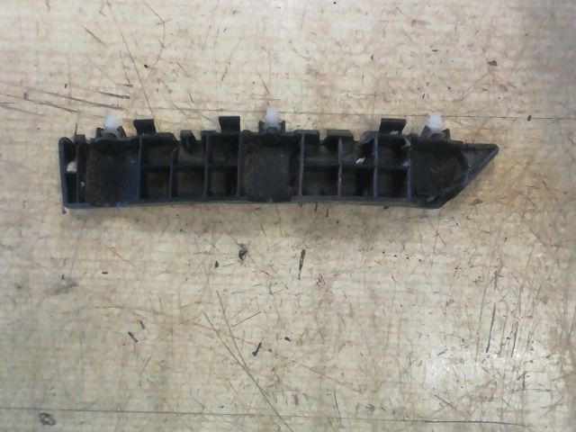 bontott KIA PICANTO Jobb hátsó Oldal Lökhárító Tartó (Műanyag)