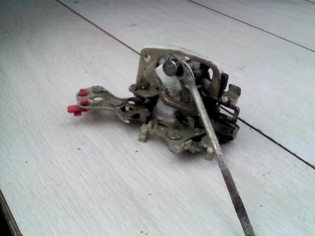 bontott KIA PRIDE Bal hátsó Ajtózár