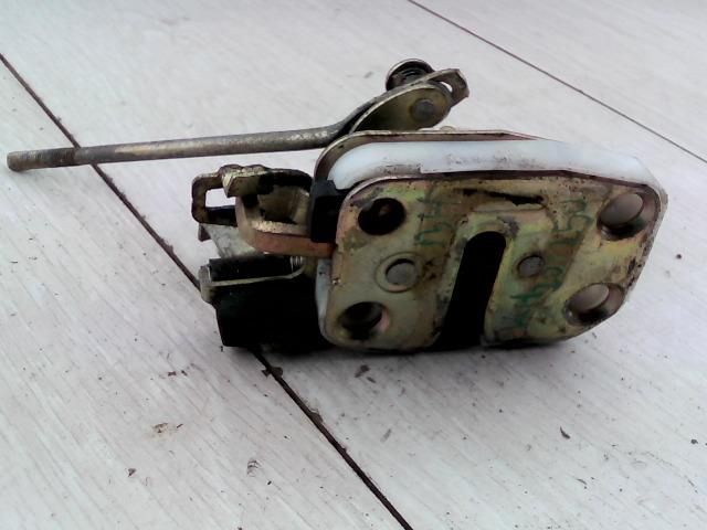 bontott KIA PRIDE Bal hátsó Ajtózár