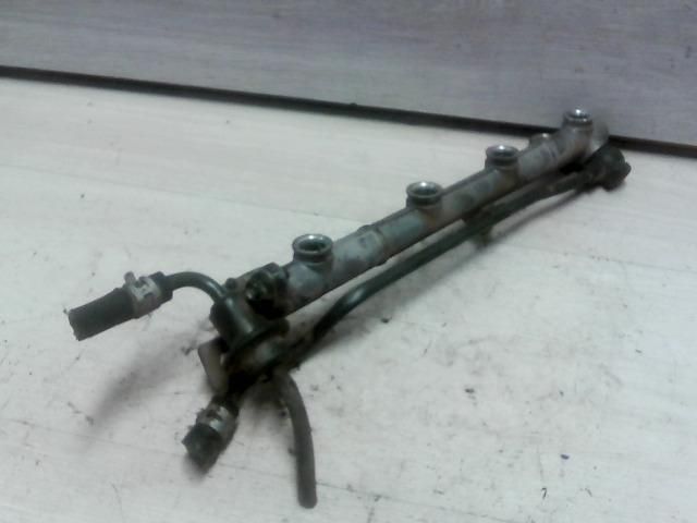 bontott KIA PRIDE Porlasztó Sor / Híd