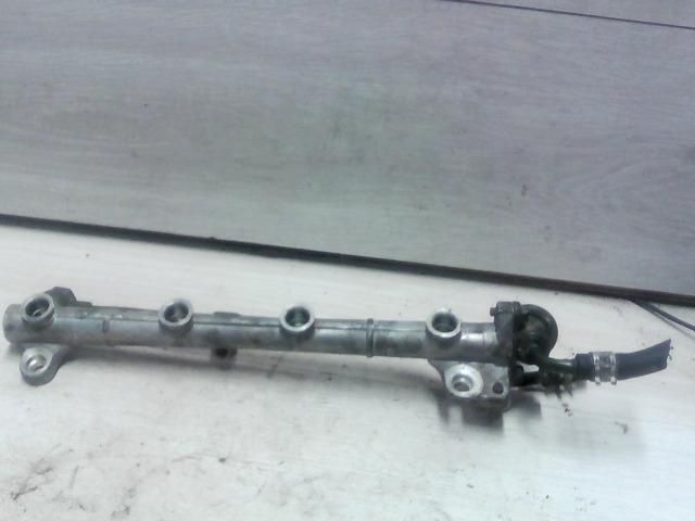 bontott KIA PRIDE Porlasztó Sor / Híd