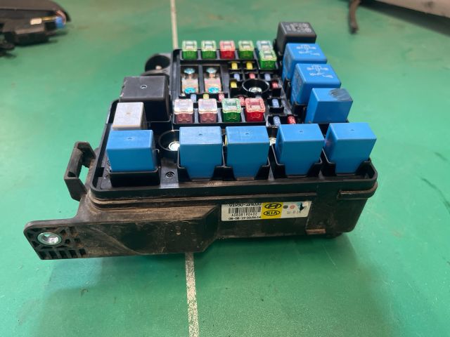 bontott KIA PRO Biztosítéktábla Motortér