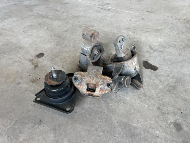 bontott KIA PRO Motor Tartó Bak (Pozíciófüggetlen)