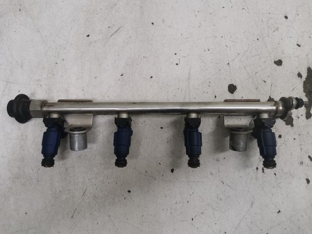 bontott KIA PRO Porlasztó Sor / Híd