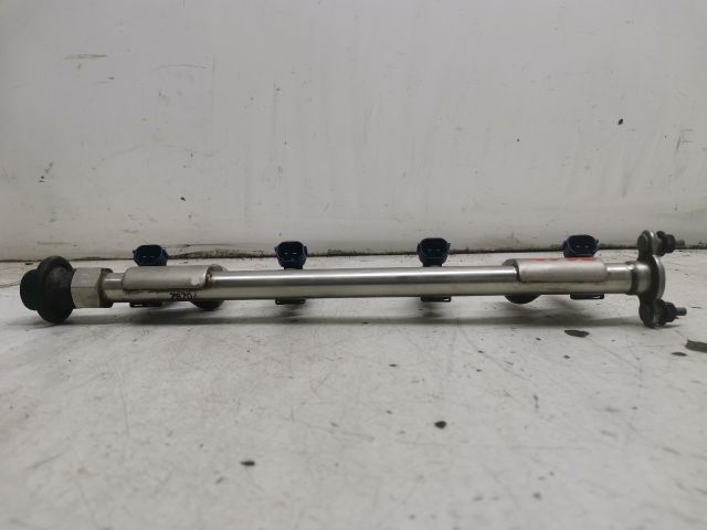 bontott KIA PRO Porlasztó Sor / Híd