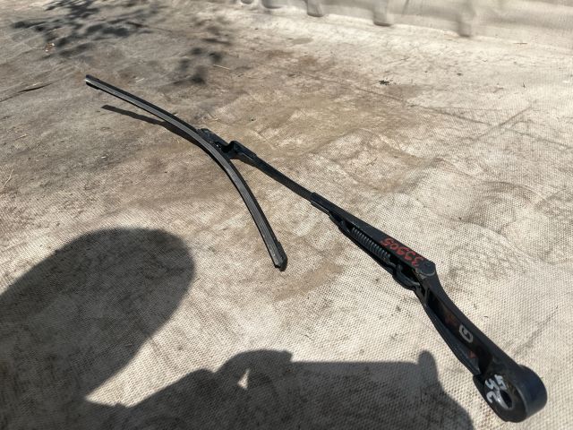 bontott KIA PRO Bal első Ablaktörlő Kar