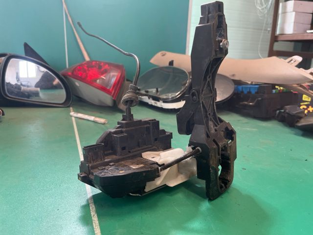 bontott KIA PRO Bal első Ajtózár