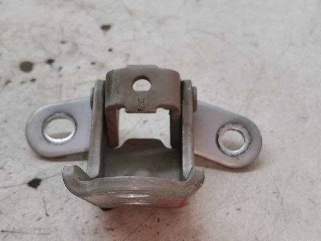 bontott KIA PRO Bal első Alsó Zsanér