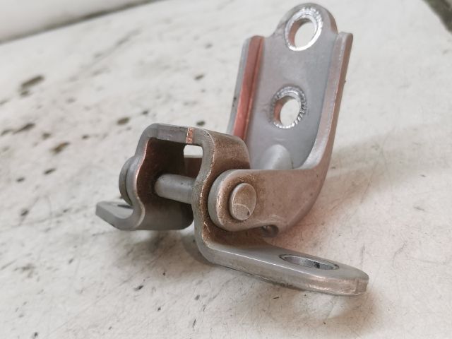 bontott KIA PRO Bal első Alsó Zsanér