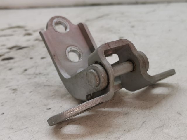 bontott KIA PRO Bal első Alsó Zsanér