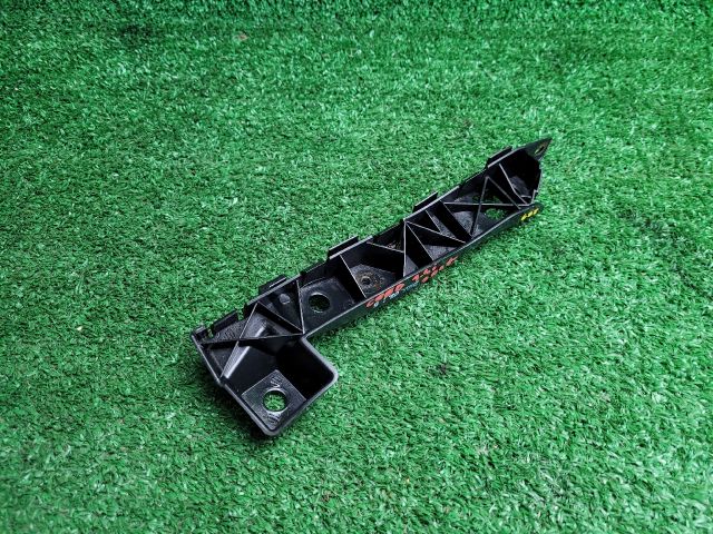 bontott KIA PRO Bal első Oldal Lökhárító Tartó (Műanyag)