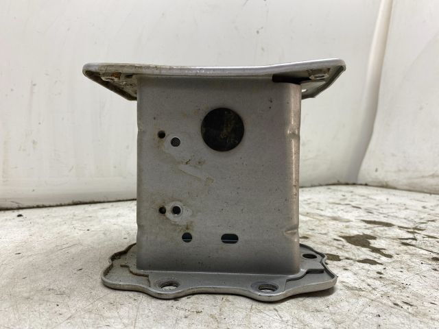 bontott KIA PRO Bal Lökhárító Tartó Nyúlványvég