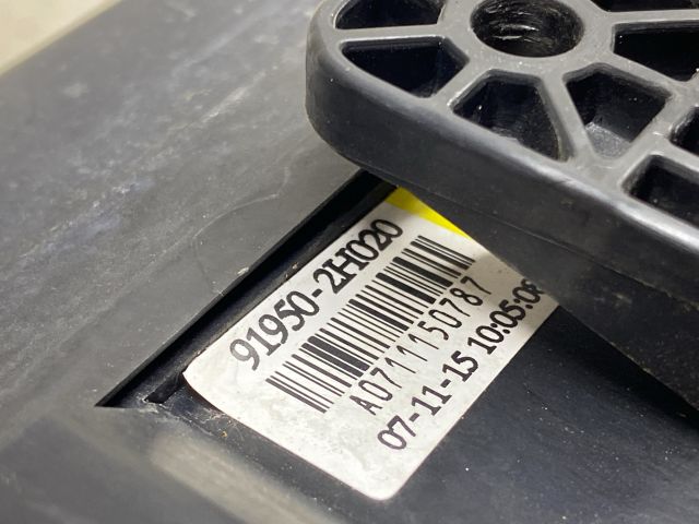 bontott KIA PRO Biztosítéktábla Doboz