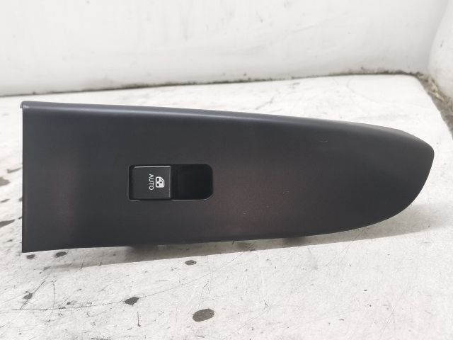 bontott KIA PRO Jobb első Ablakemelő Kapcsoló