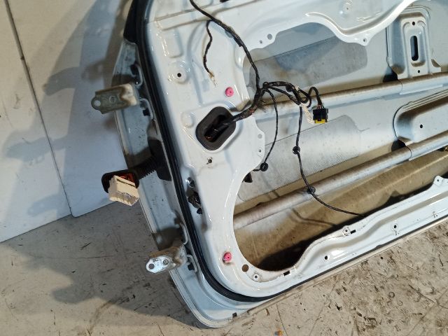 bontott KIA PRO Jobb első Ajtó (Üres lemez)