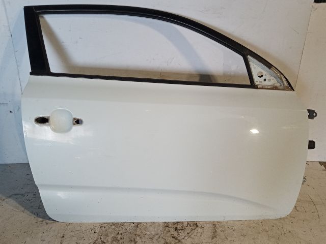 bontott KIA PRO Jobb első Ajtó (Üres lemez)