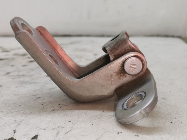 bontott KIA PRO Jobb első Alsó Zsanér