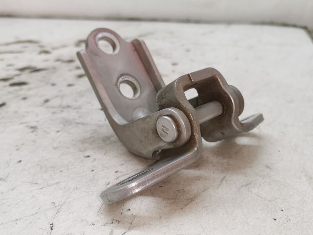 bontott KIA PRO Jobb első Alsó Zsanér