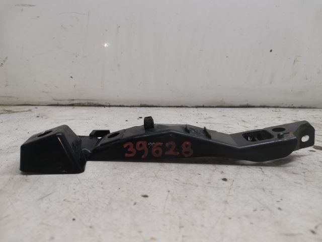 bontott KIA PRO Jobb első Oldal Lökhárító Tartó (Műanyag)