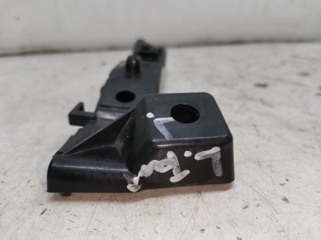 bontott KIA PRO Jobb első Oldal Lökhárító Tartó (Műanyag)