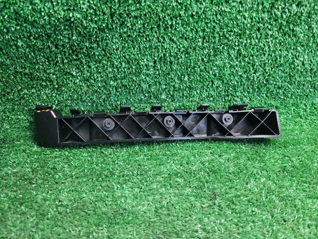 bontott KIA PRO Jobb hátsó Oldal Lökhárító Tartó (Műanyag)