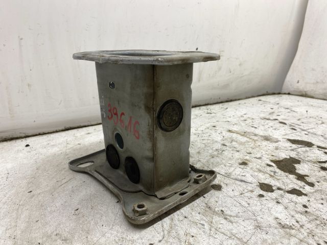 bontott KIA PRO Jobb Lökhárító Tartó Nyúlványvég