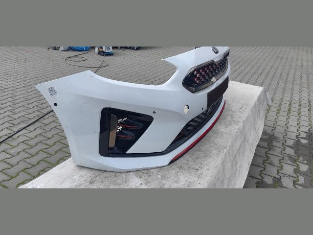 bontott KIA PROCEED Első Lökhárító (Üresen)