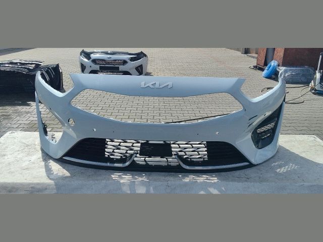 bontott KIA PROCEED Első Lökhárító (Üresen)