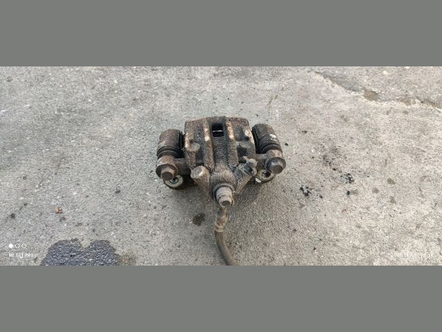 bontott KIA RIO Bal hátsó Féknyereg Munkahengerrel