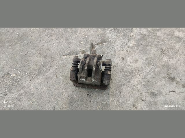 bontott KIA RIO Jobb hátsó Féknyereg Munkahengerrel