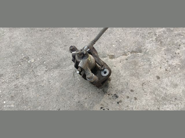 bontott KIA RIO Jobb hátsó Féknyereg Munkahengerrel