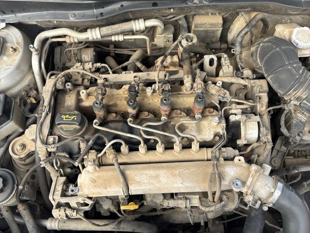 bontott KIA RIO Motor (Fűzött blokk hengerfejjel)