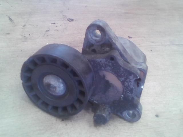 bontott KIA RIO Szíjfeszítő Görgő