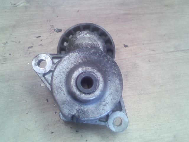 bontott KIA RIO Szíjfeszítő Görgő