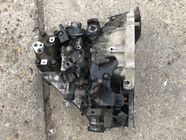 bontott KIA RIO Váltó (Mechanikus)