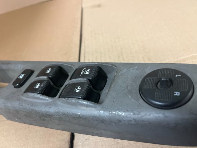 bontott KIA RIO Ablakemelő és Tükör Kapcsoló