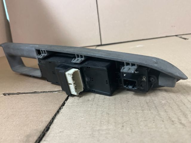 bontott KIA RIO Ablakemelő és Tükör Kapcsoló