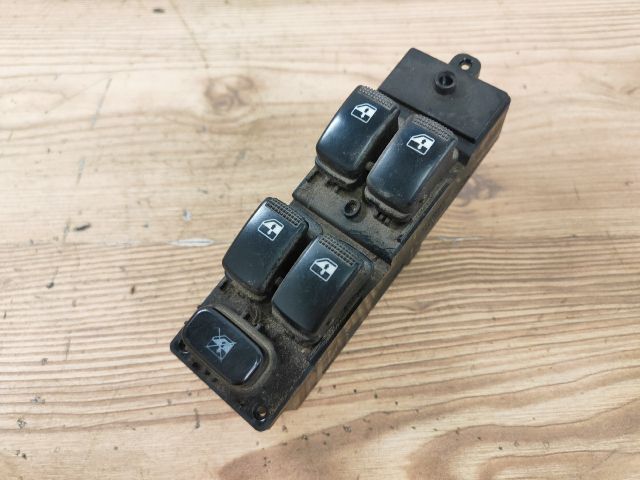 bontott KIA RIO Ablakemelő Kapcsoló Négyes / Kettes